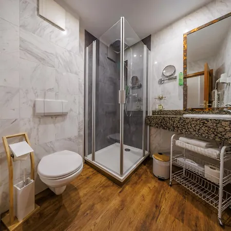 Hotell Fuerstenhof 3*